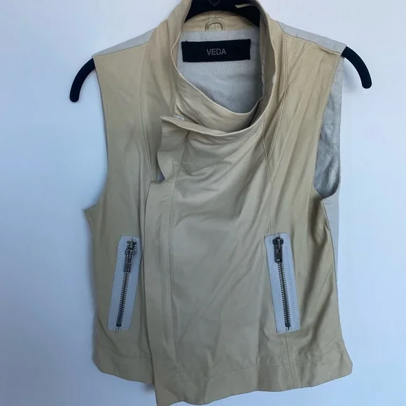 Veda cream leather vest - Picture 1 of 6